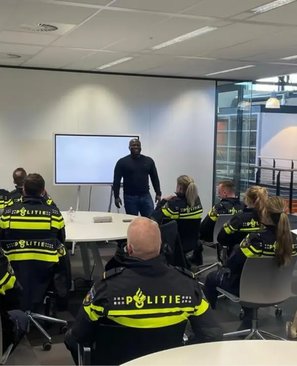 9854B78c6b41219e8178156bc273f079